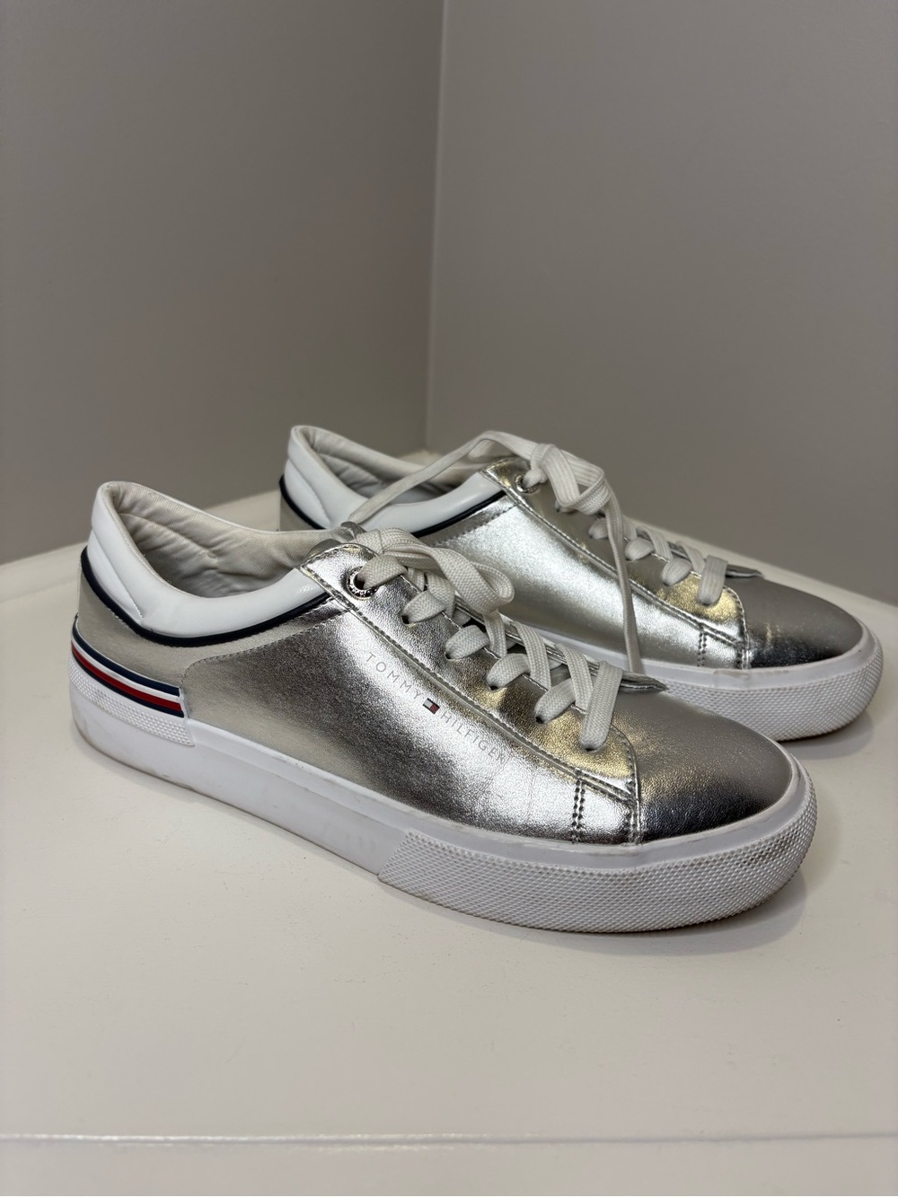 Tommy Hilfiger Erline Metallic Lace Up Sneakers